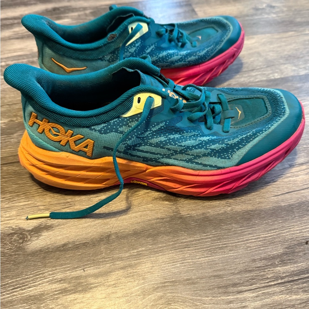 Hoka One One Speedgoat 5 Shoes Women’s Trail Running Vibram Size 8.5